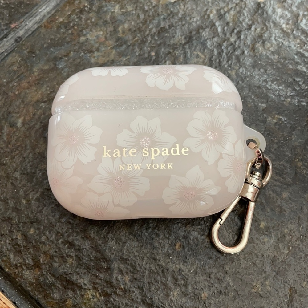 Kate spade air pod pro case Hollyhock Cream